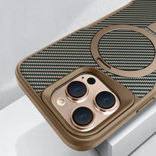 Capa de Telefone em Fibra de Carbono com Suporte Metálico de Titânio para iPhone 16 15 14 13 12 Pro Max, Capa Dura com Carregamento MagSafe
