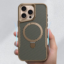 Capa de Telefone em Fibra de Carbono com Suporte Metálico de Titânio para iPhone 16 15 14 13 12 Pro Max, Capa Dura com Carregamento MagSafe